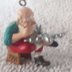 Hallmark Miniature Ornament- Wee Toymaker, 1991 no box